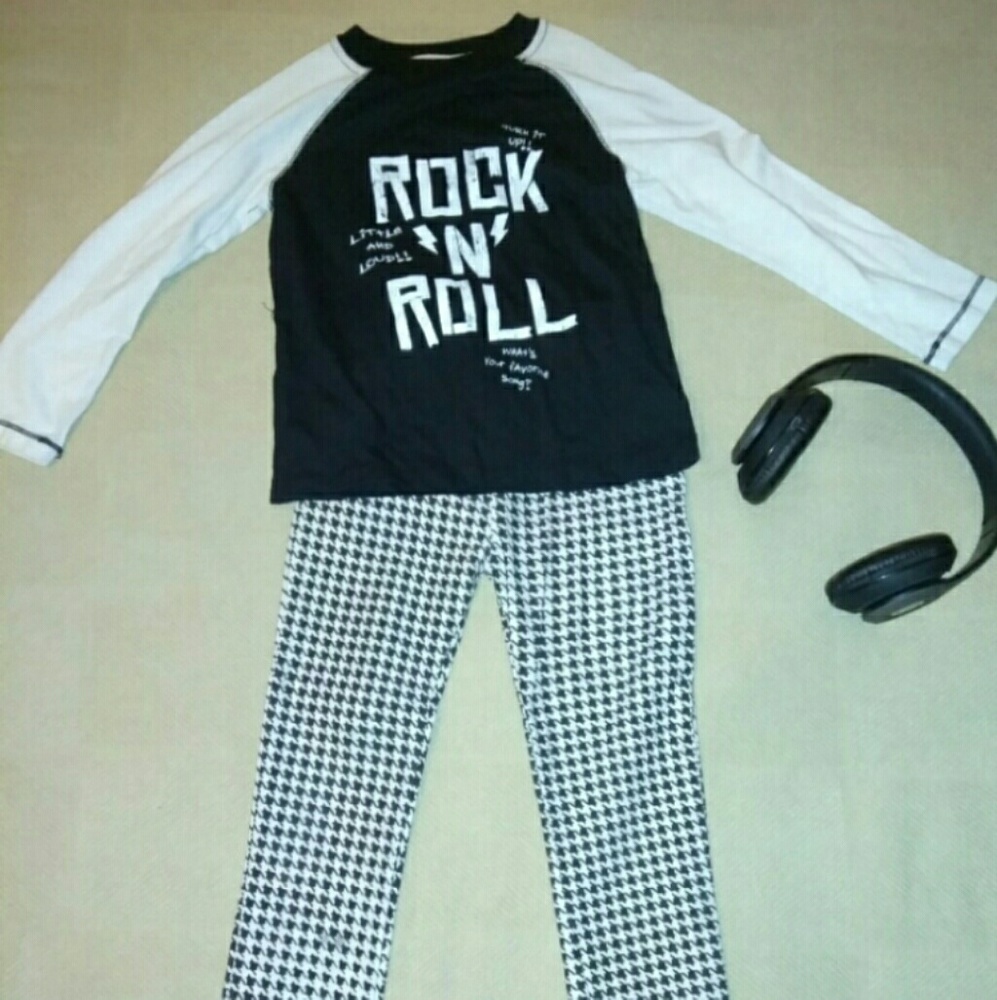 Cute with any color Converse especially red!